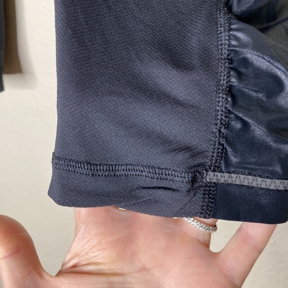 Lululemon crop pocket pants womens 10 ten work out - Picture 4 of 5